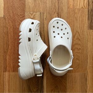 Crocs Hiker Xscape Clog in Vanilla — women’s 8 // men’s 6